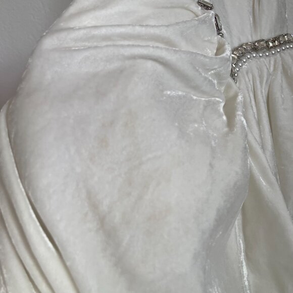 Nana Jacqueline Sienna Halter Bubble Hem Jumpsuit in White - Picture 12 of 16